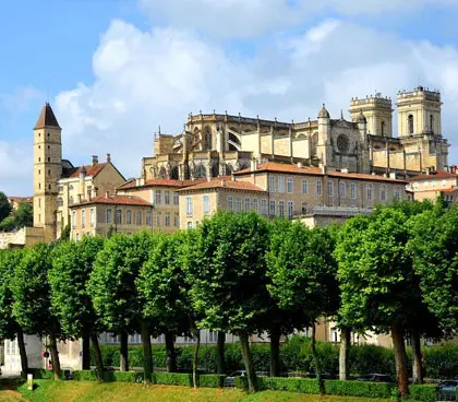 Auch, la cathédrale Sainte-Marie et la tour d’Armagnac