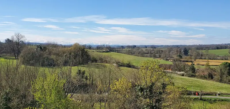 Panorama sur les coteaux du Gers depuis le jardin du gîte